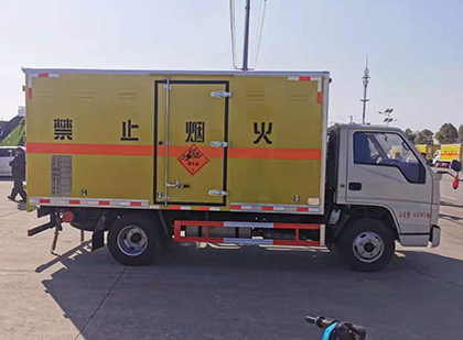 巢湖爆破器材运输车工人安全操作规范与智能技术保障